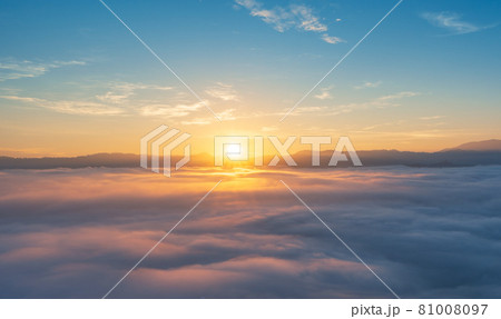Beautiful morning Sunrise and Fog flow over mountain in Ai yerweng, Yala, Thailand Beautiful morning Sunrise and Fog flow over mountain in Ai yerweng, Yala, Thailand 81008097