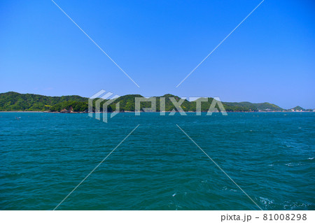 伊勢湾フェリーから眺める答志島 伊勢志摩の夏らしい風景 鳥羽 三重県 2 の写真素材