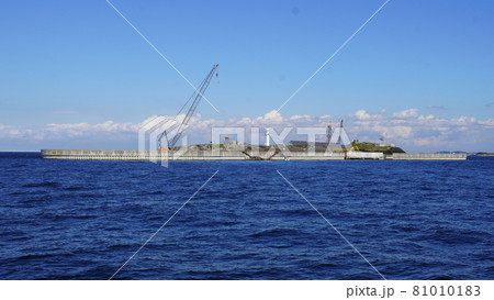 秋の東京湾の第二海堡 秋の東京湾の第二海堡 81010183