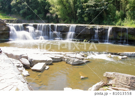 兵庫県三木市吉川町 日本のナイアガラ 黒滝 兵庫県三木市吉川町 日本のナイアガラ 黒滝 81013558
