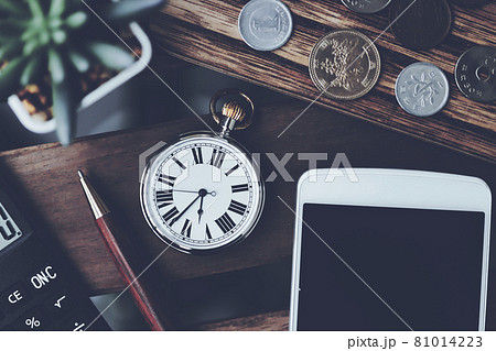 時計とビジネスアイテム 81014223