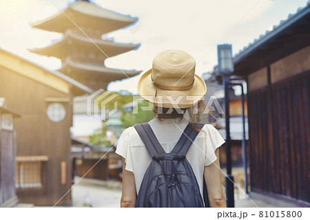 京都観光 女性 旅行者 京都観光 女性 旅行者 81015800