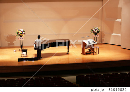 音楽教室演奏発表会 開場前 音楽教室演奏発表会 開場前 81016822