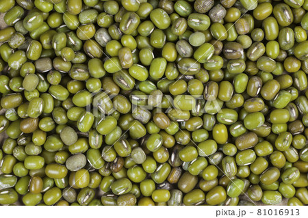 Mung beans background. Mung beans background. 81016913