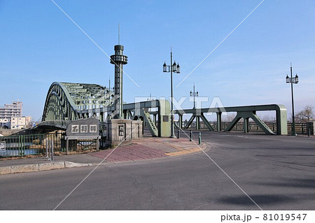北海道旭川のシンボル「旭橋」 81019547