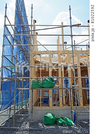 【建築中の戸建住宅】 新築イメージ 素材 【建築中の戸建住宅】 新築イメージ 素材 81022592