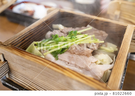 飛騨牛・飛騨豚せいろ蒸し 飛騨牛・飛騨豚せいろ蒸し 81022660