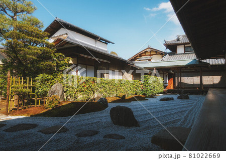 京都市紫野にある大徳寺塔頭、瑞峯院の閑眠庭です 81022669