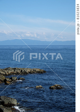 函館から津軽海峡の最短距離で下北半島を望む(タテ) 函館から津軽海峡の最短距離で下北半島を望む(タテ) 81023834
