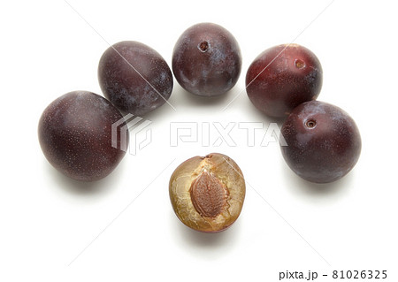 Plums. Plums. 81026325