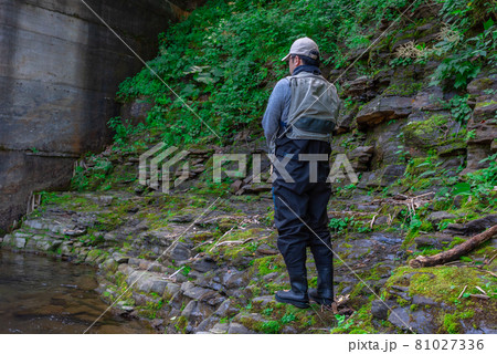 ルアーフィッシングの様子 81027336