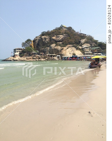 タイ、フアヒンのカオタキアップビーチ タイ、フアヒンのカオタキアップビーチ 81028124