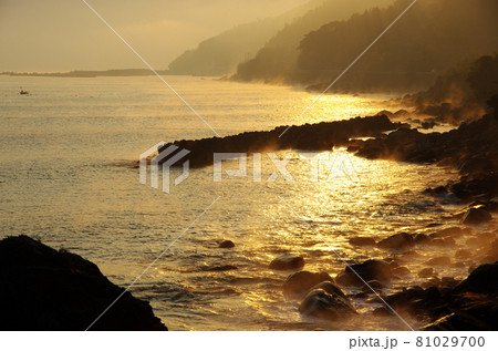 志布志湾のけあらしの海岸線 志布志湾のけあらしの海岸線 81029700