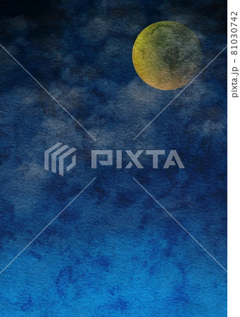 雲がかった月夜の水彩画イラスト 81030742