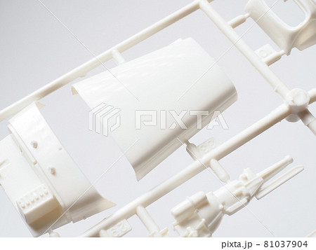 クラシックカープラモデルのパーツアップ（ボンネット） 81037904