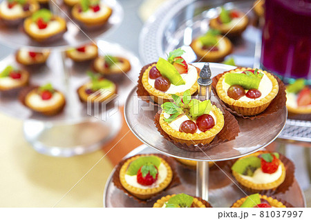 Table at a buffet restaurant party 81037997