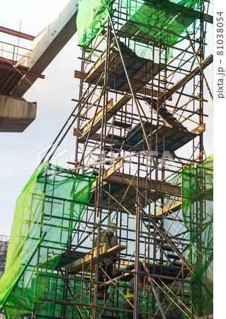 A train station under construction in the city center 81038054
