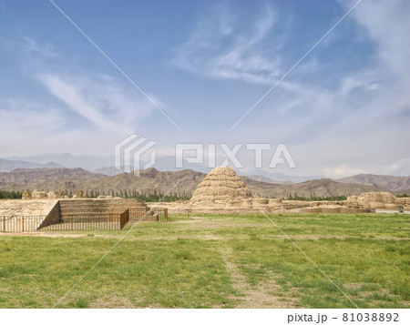 中国・寧夏回族自治区 西夏王陵 Western Xia Mausoleum, Ningxia, CN 81038892