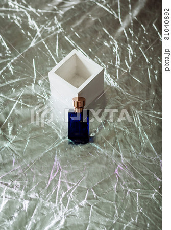 perfume bottle on cube perfume bottle on cube 81040892