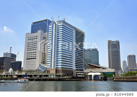 東京　隅田川　水上バスからの眺め　竹芝桟橋 81044989