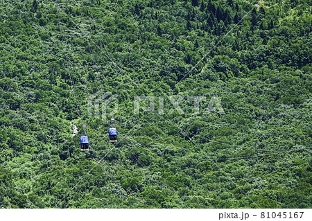 大観峰駅から望む立山ロープウェイ 81045167