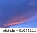 空 雨上がり 夏の夕焼け 81048111