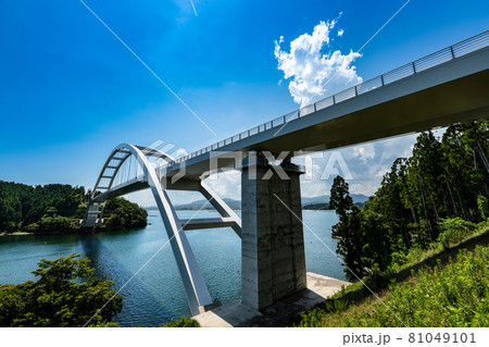 夏の宮城気仙沼大島大橋 鶴亀大橋 夏の宮城気仙沼大島大橋 鶴亀大橋 81049101