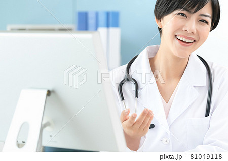 女性医師 81049118