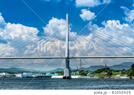 三陸自動車道の秀麗な気仙沼湾横断橋　復興道路 81050439