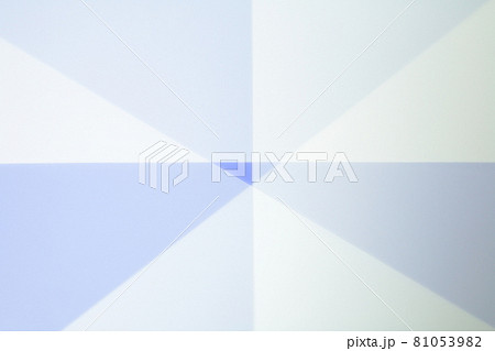 青色系の抽象的背景　紺色の中間色　ライン　図形風 81053982