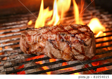 炭火焼ビーフステーキ 81054015