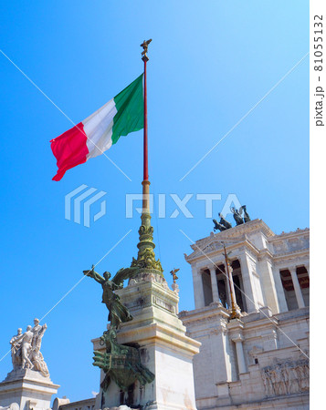 イタリア国旗 ヴェネツィア広場 ローマ 81055132
