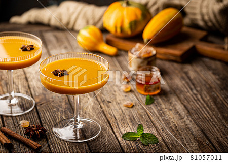 Pumpkin and orange cocktail Pumpkin and orange cocktail 81057011