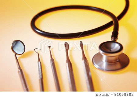 歯科器具　歯科イメージ 81058385