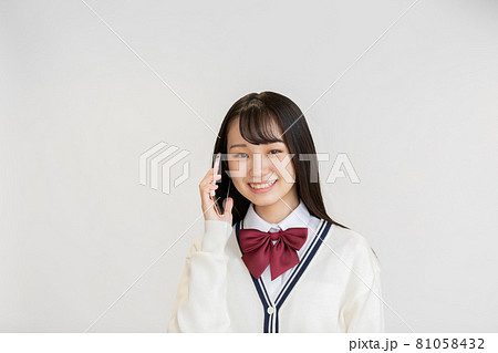 女子高生 受験生 スマートフォン 女子高生 受験生 スマートフォン 81058432