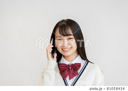 女子高生 受験生 スマートフォン 女子高生 受験生 スマートフォン 81058434