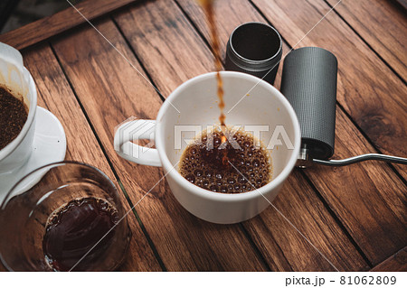 barista dripping coffee and slow coffee bar style 81062809