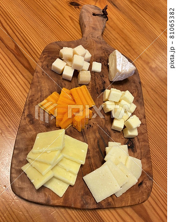 おうちで美味しいチーズオードブルを楽しむ おうちで美味しいチーズオードブルを楽しむ 81065382