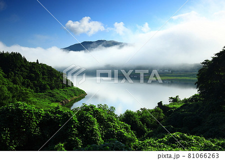 岩手県花巻市 夏の田瀬湖 岩手県花巻市 夏の田瀬湖 81066263