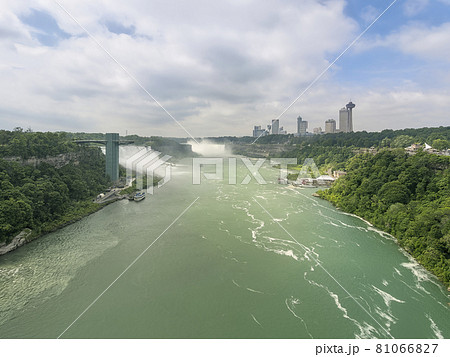 カナダ / アメリカ ナイアガラの滝 ｜ Niagara Falls, Canada / USA 81066827