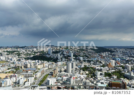 沖縄　那覇市の俯瞰 81067352