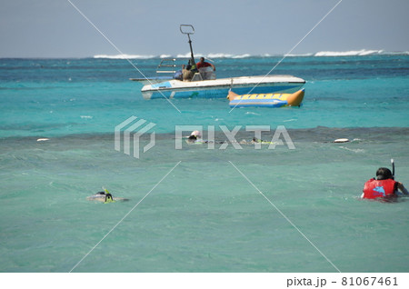 サイパン：マニャガハ島のきれいな海 81067461