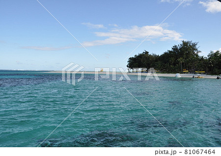 サイパン：マニャガハ島のきれいな海 81067464