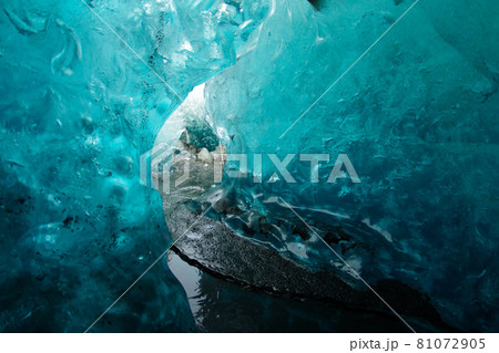 ヴァトナヨークトル氷河 氷の洞窟 アイスケイブ スーパーブルー アイスランド ヴァトナヨークトル氷河 氷の洞窟 アイスケイブ スーパーブルー アイスランド 81072905