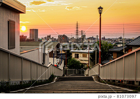 夕日の武蔵境住宅街 