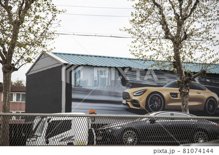 乗用車 車 牽引車 81074144