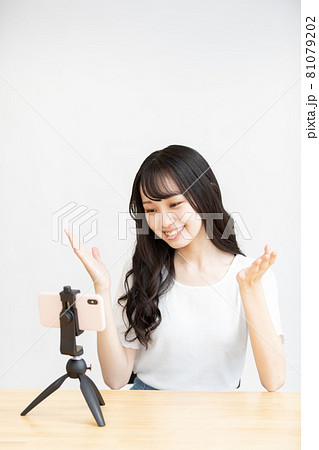 若い女性 SNS ライブ配信 若い女性 SNS ライブ配信 81079202