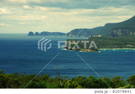 タスマニア島のパイレーツベイ展望台から 81079641