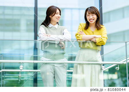 大学生　学校　女性　撮影協力：LINK FOREST 81080044