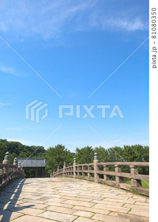 甲突川五石橋のひとつ西田橋　歩道の石畳 81080350